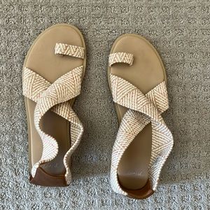 Sanuk elastic band sandals 9 EUC